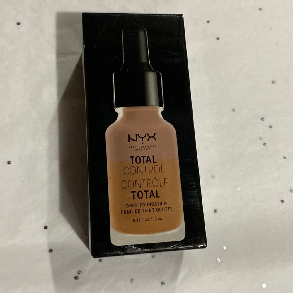 1 NYX Professional Makeup Total Control Pro Drop Foundation Cappuccino Tan